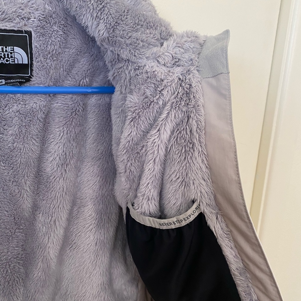 The North Face Women's White & Light Gray Ski Jacket with Removable Hood - Picture 11 of 16